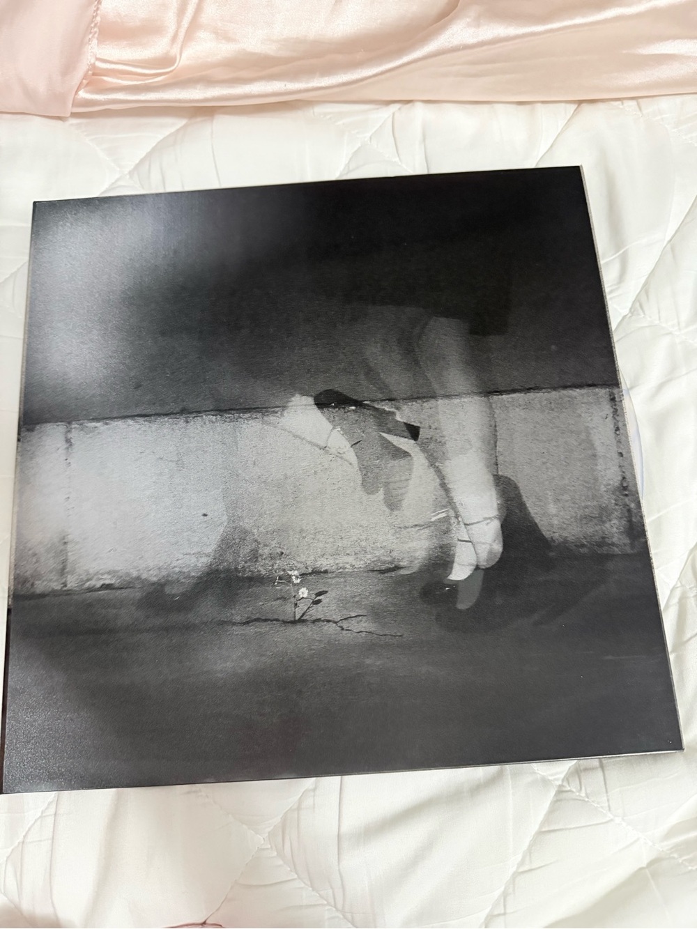 Ariana Grande petal Vinyl LP – Exclusive Heels Cover – Opened